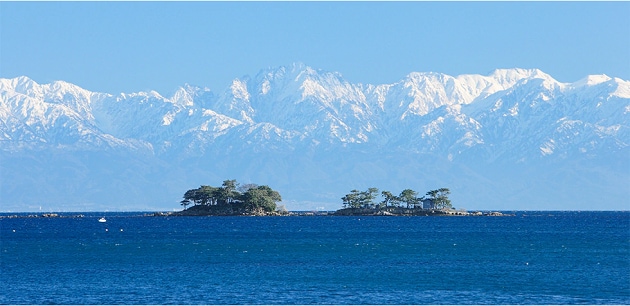 富山湾越しに浮かぶ立山連峰 は世界でも珍しい絶景 富山県氷見市 さとふる公式 ふるさと納税ブログ