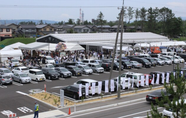 道の駅のと千里浜イベント時にぎわい全景＿RS.png