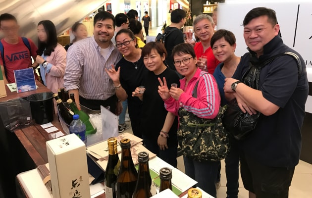 海外出展時時の様子_RS.png