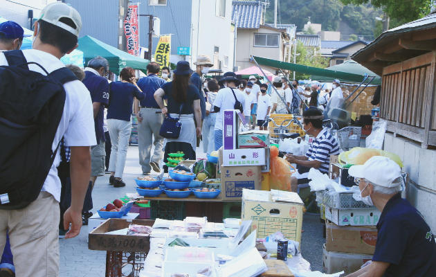 8_04_【勝浦市】朝市_RS.jpg