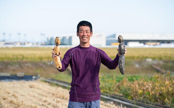 09_れんこん生産者の楠田さん.jpg