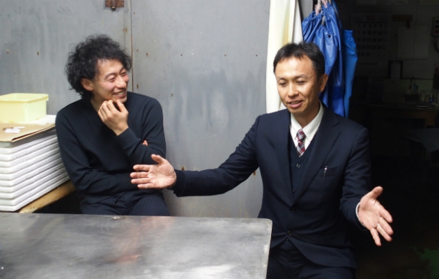 ④お二人の談笑.png