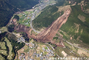 立野周辺 崩落した阿蘇大橋