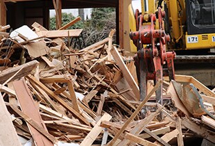 家屋の解体作業
