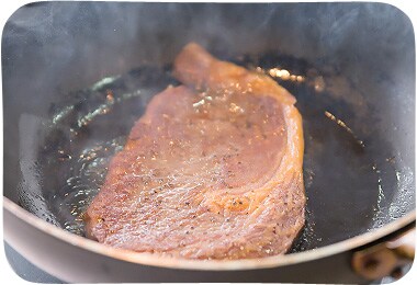 白老牛の美味しさはレアに焼くことでさらに味わえます イメージ