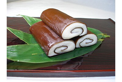 富山名産　昆布巻かまぼこ