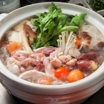 「鶏家」の鶏なべセット<2人前>+博多カリカリ鶏皮<2袋>
