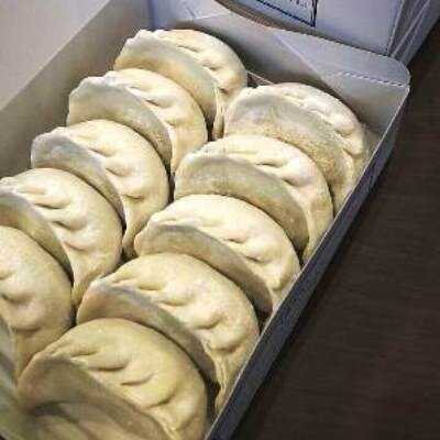 素材にこだわった自家製冷凍餃子