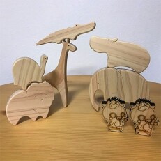 にいみのひのき お風呂の積み木(森の動物6個)とにーみんのすとらっぷ(大きいサイズ2個)