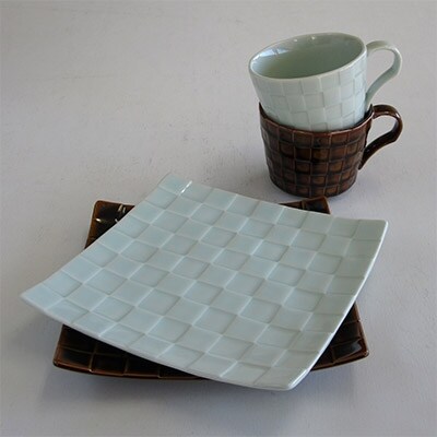 Arita Porcelain Lab 青白磁 飴釉 市松正方皿 マグカップペアセット お礼品詳細 ふるさと納税なら さとふる
