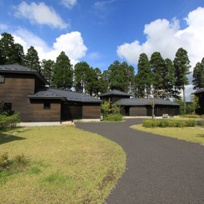 湯布院カントリークラブ&山下湖ロッジ　ゴルフ宿泊パック券(ペア)