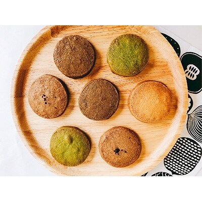 クッキーとマドレーヌの詰め合わせ
