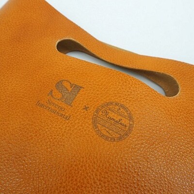 上品な質感が魅力!牛革ミニトートバッグ