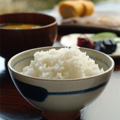 令和7年産　コウノトリ育むお米〔節減対象農薬:栽培期間中不使用〕【2kg×2袋】(94-001)