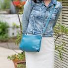 牛革　ショルダー　ハルポシェット　(ターコイズ)