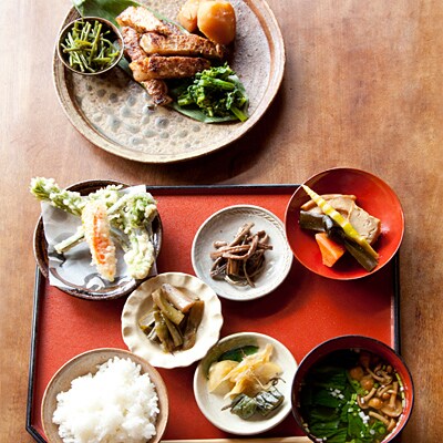 越後中門造りの茅葺き民家 「うぶすなの家」ペア宿泊券 1泊2食付