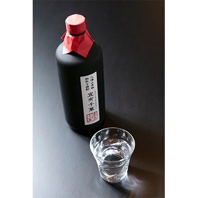 八海山　本格粕取り焼酎「宜有千萬」720ml