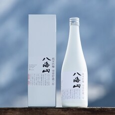 八海山 「雪室貯蔵三年酒」四合瓶(720ml)