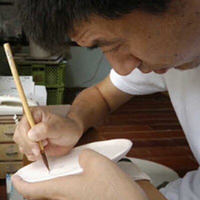 平成24年黄綬褒章受章　北村茶園の有機栽培北村抹茶と三川内焼青海波茶香炉のセット
