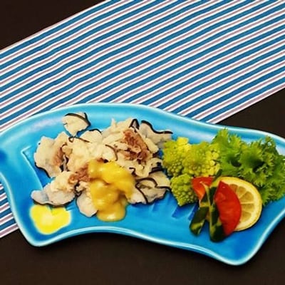 老舗くじら屋のロングセラー「湯かけ鯨」と、人気スライスパック、刺身鯨の詰合せ