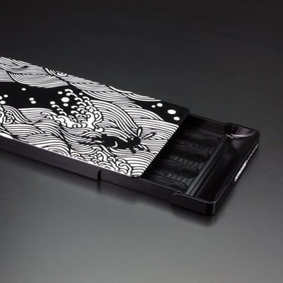 名刺ケース　ジュラルミン削り出し【波にうさぎ】BLACK