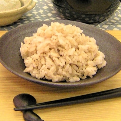 サラシアと緑茶と寒天とメープルシロップで包んだ「サラシア超玄米」
