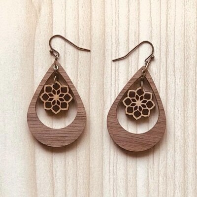 しずくピアス