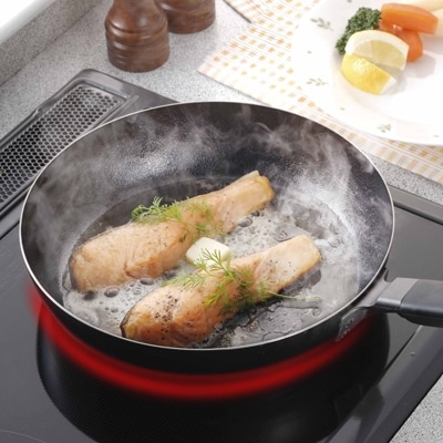 高火力調理で 焼く・炒めるが 抜群に美味しくなる Wファイバー