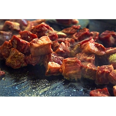 黒毛和牛 近江牛 【並】 角厚切り肉 ご家庭用 500g 冷凍　BM01