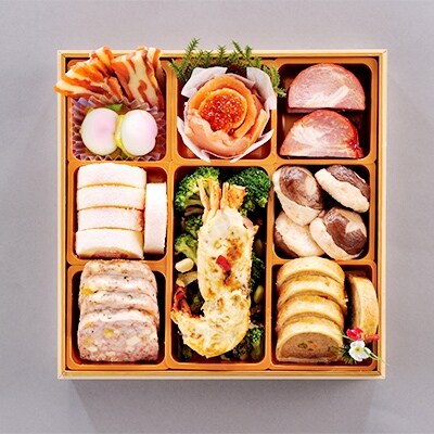 【さとふる限定】<2019年新春>標津三段重特製おせち(サケのまち標津からの贈り物)