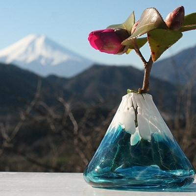 キラキラ輝く手作り富士山の一輪挿し