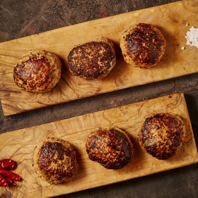 職人がひとつひとつ焼き上げた GMC薩摩黒豚　焼きハンバーグパティ 8個入　ウチダソース付き