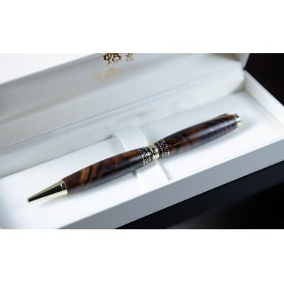 【伝統工芸を応援!】【嵯峩螺鈿・野村】螺鈿ボールペン 黒柿孔雀杢