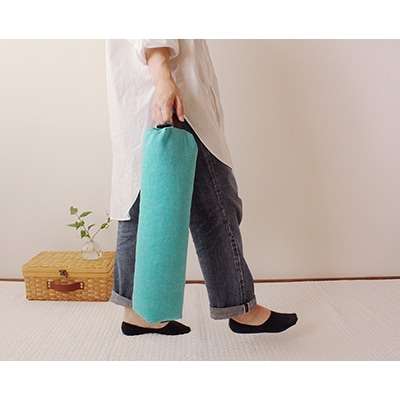 【洛中高岡屋】持ち運びも便利で使い方もいろいろな寛ぎアイテム　コロロング(藍玉)