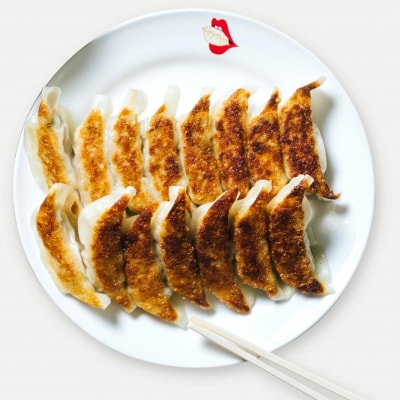 【夷川餃子なかじま】京都特産ぽーく「ニンニクあり餃子とお野菜たっぷり水餃子」のセット
