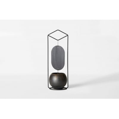 ◆【熊谷聡商店】涼の音(黒)～モダンでシックな陶磁器製の置き型風鈴～