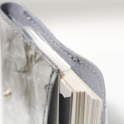 【KENTO HASHIGUCHI × 伝統工芸士】手もみ銀箔 30枚カードケース(マチあり)