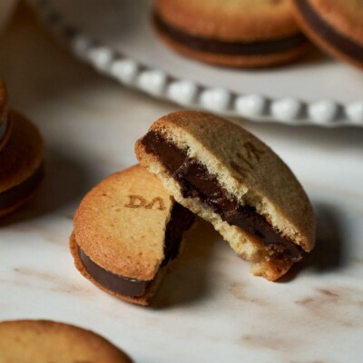 【高島屋選定品】〈dari K(ダリケー)〉カカオサンドクッキー24枚(ダーク・ミルク・ホワイト)