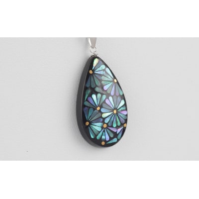 【嵯峩螺鈿野村】押合菊ネックレス|京都 老舗 伝統工芸 漆器 ジュエリー