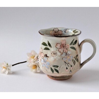 【ギャラリー洛中洛外】優しい色合いの桜が描かれてます 彩さくらマグカップ