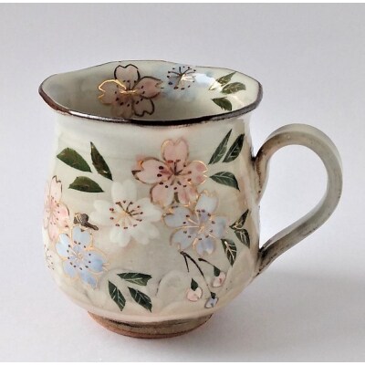 ギャラリー洛中洛外 優しい色合いの桜が描かれてます 彩さくらマグカップ|京都 陶器 人気 マグカップ