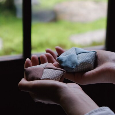 【KOTOSHINA 】お手玉とお香のセット(納戸白鼠) | おしゃれ雑貨 インテリア 人気雑貨