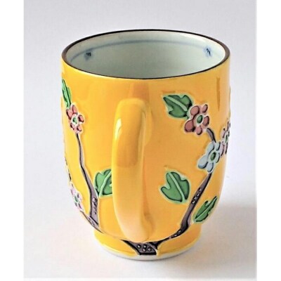 【ギャラリー洛中洛外】鮮やかな黄色に可愛らしいふくろうが描かれた 黄交趾ふくろうマグカップ
