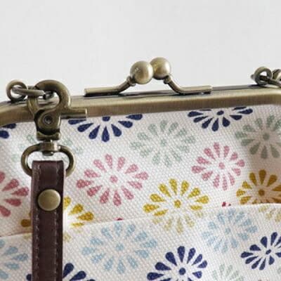 【高島屋選定品】〈AYANOKOJI〉がま口お散歩ポシェット(京都菊菱 白)| 雑貨 人気ブランド