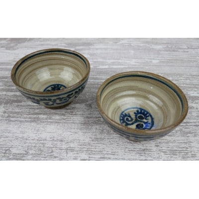 伝統のやちむん　からくさ紋様 3.5寸マカイ ペア【仁陶器工房】