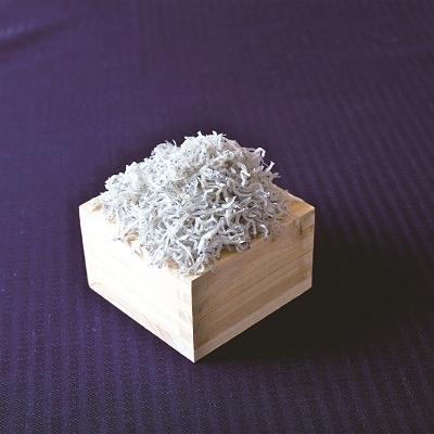 和歌浦湾の釜揚げしらす(600g)・上乾燥チリメン(400g)木箱セット