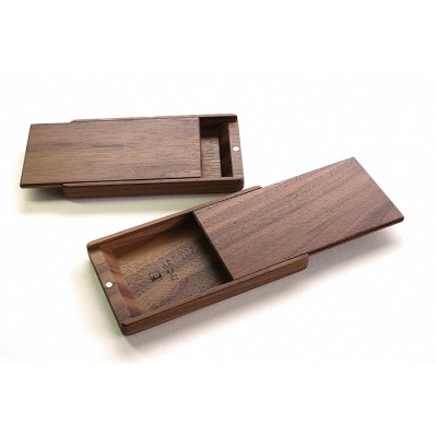 【アイデア×デザイン×技】木の名刺入れ(ウォルナット)【DG003】