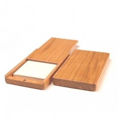 【アイデア×デザイン×技】木の名刺入れ(徳島県産さくら)【DG004】