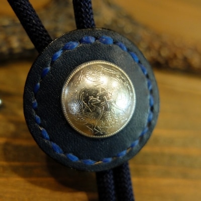 阿波レザー　本藍染め 50銭ループタイ【CZ015】