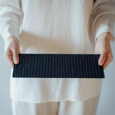 TSUKI-JIRI WOOD PLATE 木彫藍染 S【DR035】